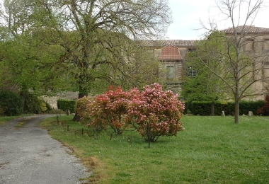 Château 15ème siècle appartement restauré parc avec vues imprenables 