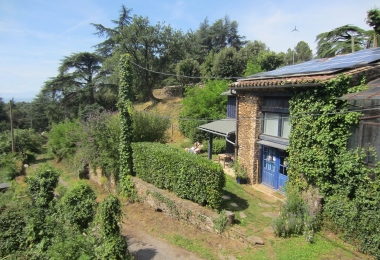 HAMEAU, 4 HABITATIONS RESTAUREES ET CONFORTABLES,PARC ARBORE DE 2 HA 50, BELLES VUES. 