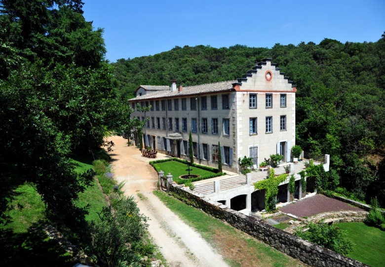 Belle demeure de 530m² à vendre proche de Carcassonne