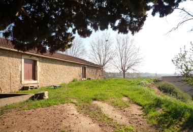 Vue de l#qentrée du domaine viticole dans l#qAude en IGP Minervois.