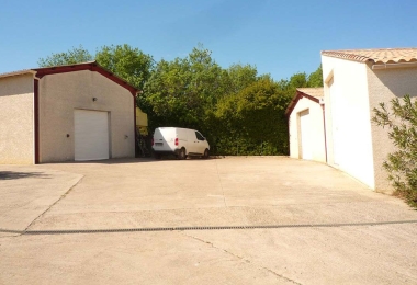 Propriété viticole dans lHérault, proche dun village avec vue sur la campagne