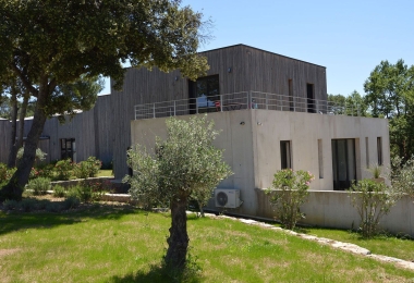 Vue extérieure d#qun beau domaine Bio en AOP Languedoc