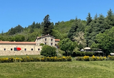 Superbe mas Catalan en Roussillon avec une spectaculaire terrasse ouverte sur les montagnes