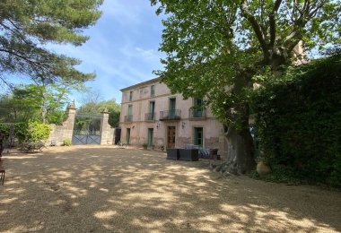 L#qEntrée du domaine à vendre en région Occitanie