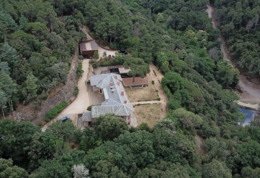 Vue aérienne château à vendre dans le Languedoc