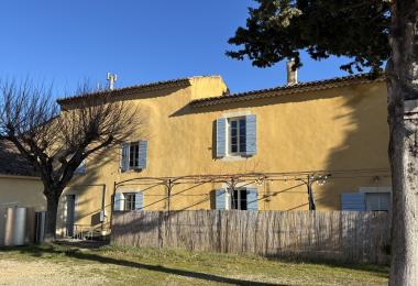 Domaine viticole bio en Cru Cotes du Rhone à vendre