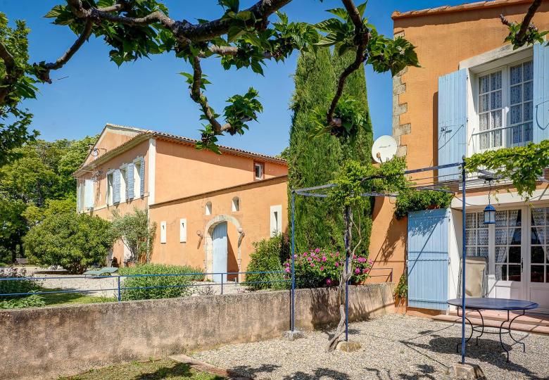 Bâtiment domaine viticoleLuberon à vendre