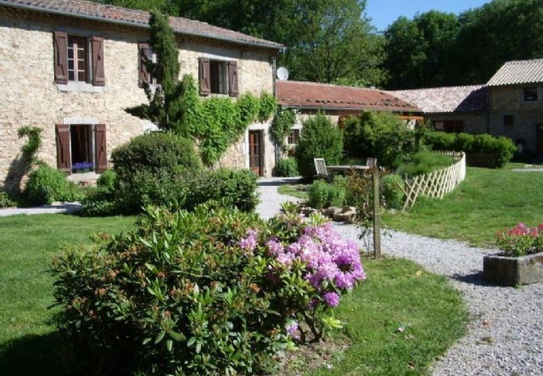 BELLE FERME ÉQUESTRE Tarn limite AUDE 